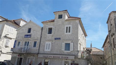 VILLA TUDOR (Trogir) .